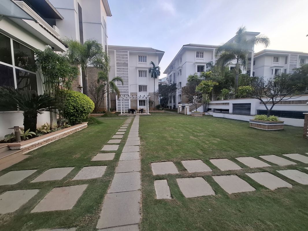 3.5 BHK + Pooja Room Apartment For Rent in Banjara Hills