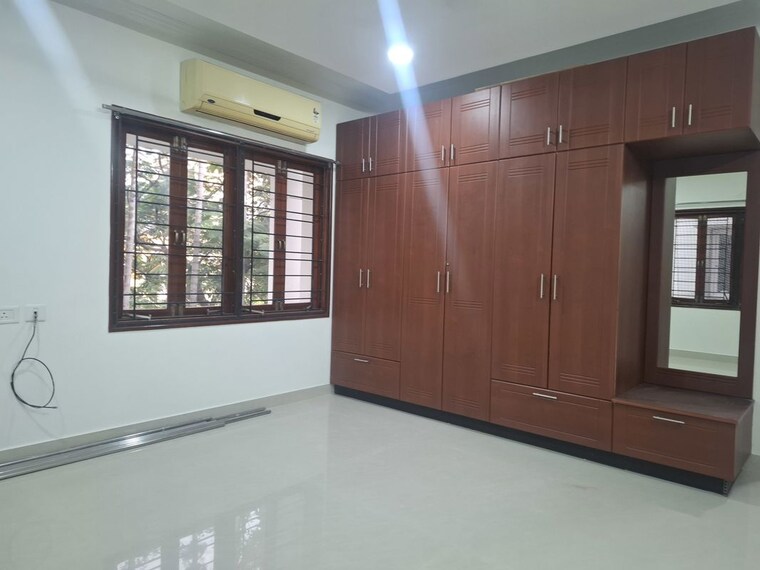 Room, banjara hills 3.5 Bedroom 3500 Sq.Ft. Apartment In Banjara Hills Hyderabad 9743136