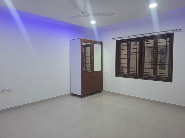 Room, banjara hills 3.5 Bedroom 3500 Sq.Ft. Apartment In Banjara Hills Hyderabad 9743136