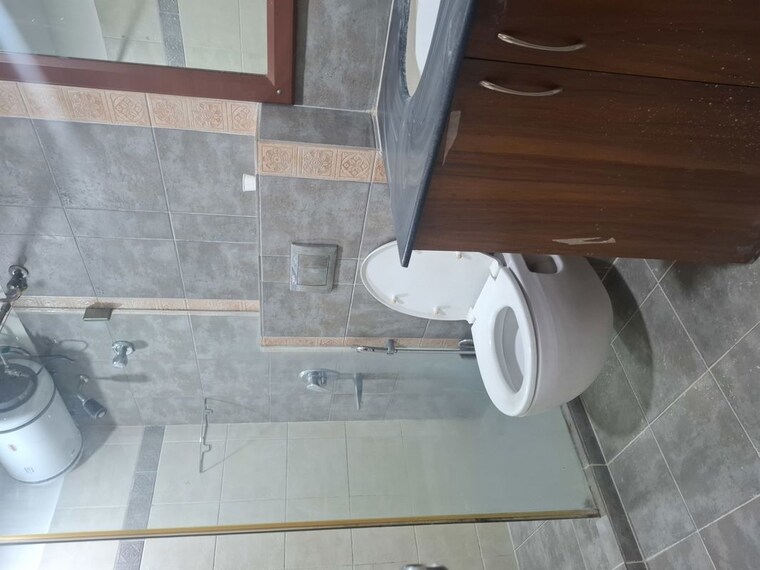 Bathroom, banjara hills 3.5 Bedroom 3500 Sq.Ft. Apartment In Banjara Hills Hyderabad 9743136