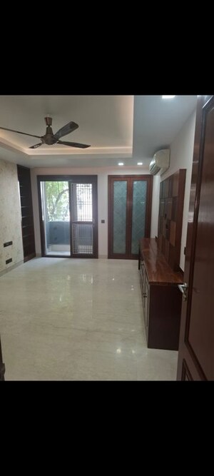 Room in 4 BHK Builder Floor at Chittaranjan Park – for Sale