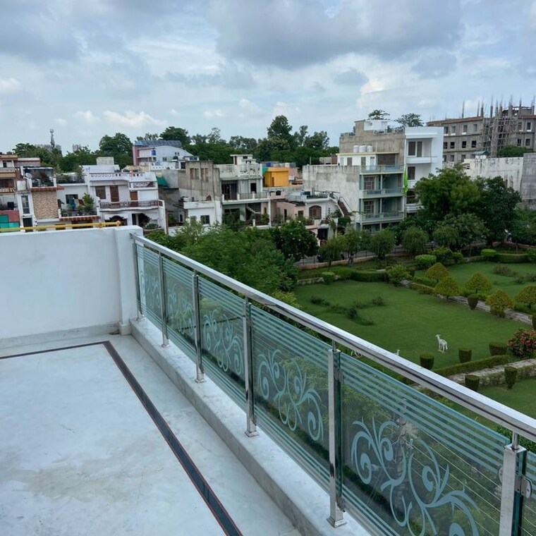 Balcony, gomti nagar Pg For Girls In Gomti Nagar 9743163