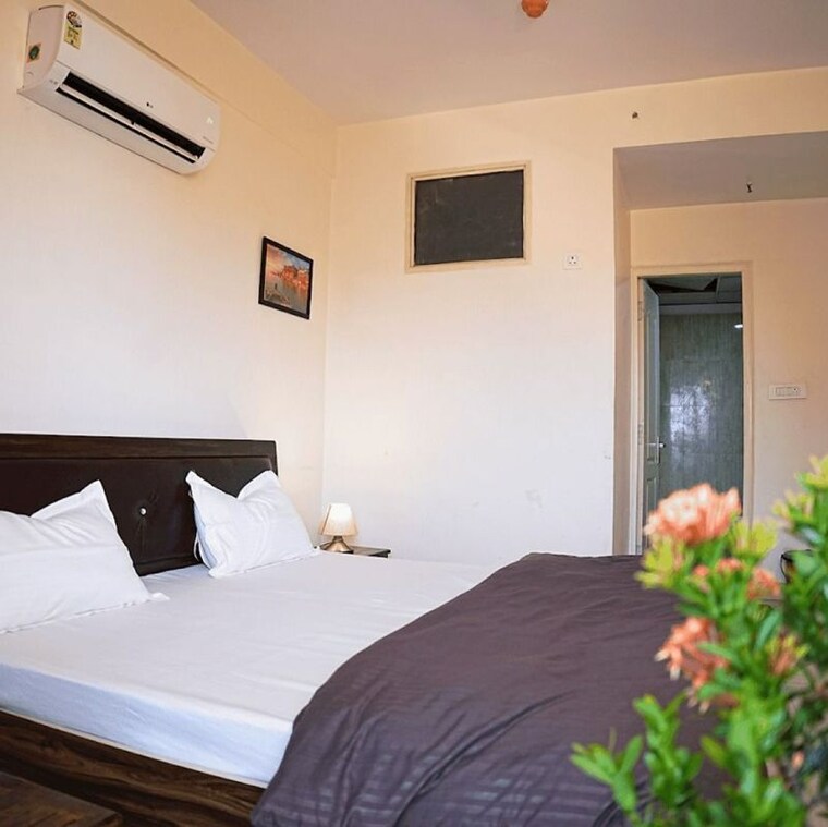 Bedroom, gomti nagar Pg For Girls In Gomti Nagar 9743163