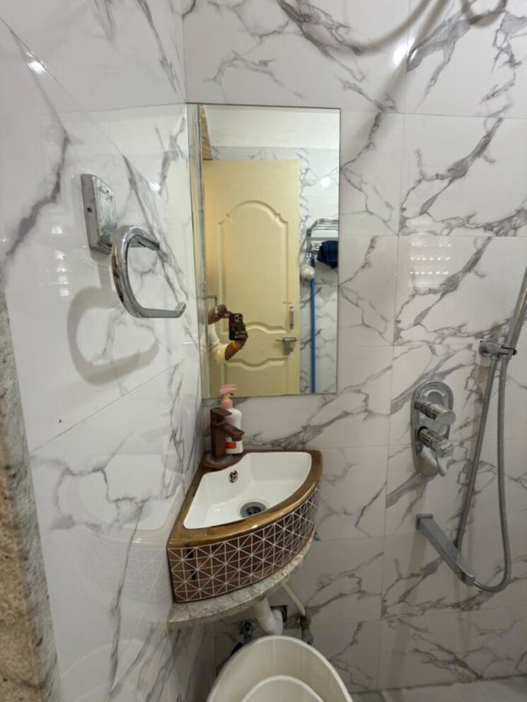 Bathroom, koregaon park annexe 3 Bedroom 2000 Sq.Ft. Independent House In Koregaon Park Annexe Pune 9743190