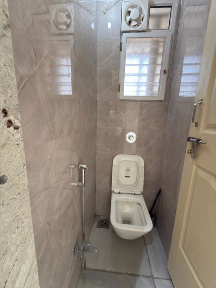 Bathroom, koregaon park annexe 3 Bedroom 2000 Sq.Ft. Independent House In Koregaon Park Annexe Pune 9743190