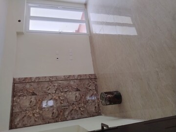 Furnished Amenities in 2.5 BHK Apartment at Shalimar Mannat, Faizabad Road – for Rent