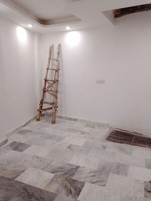 Room in 1 BHK Builder Floor at Mehrauli – for Rent