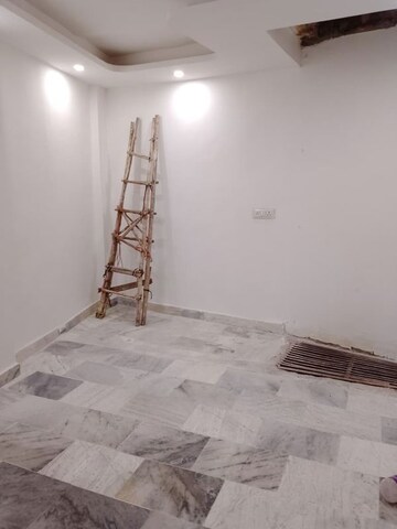 Room in 1 BHK Builder Floor at Mehrauli – for Rent