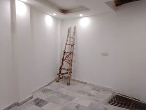 Room in 1 BHK Builder Floor at Mehrauli – for Rent