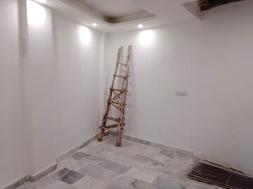 Room in 1 BHK Builder Floor at Mehrauli – for Rent