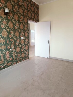 Room in 3 BHK Builder Floor at Vatika INXT High Street, Sector 83 – for Rent