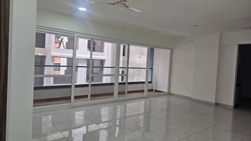 Room in 3 BHK Apartment at Shri Senapati Bapat CHS, Senapati Bapat Road – for Rent