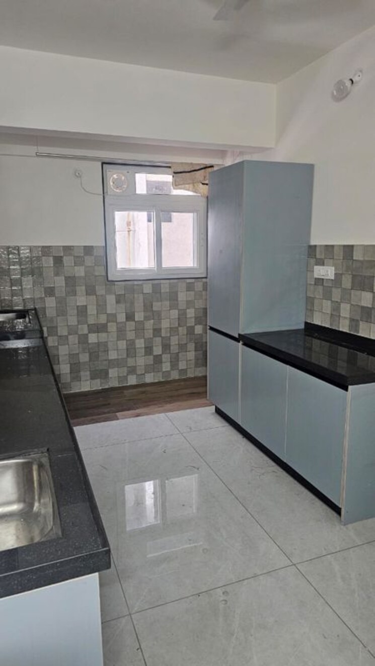 Kitchen, shri-senapati-bapat-chs 3 Bedroom 1352 Sq.Ft. Apartment In Senapati Bapat Road Pune 9743228
