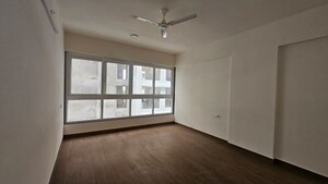Room in 3 BHK Apartment at Shri Senapati Bapat CHS, Senapati Bapat Road – for Rent