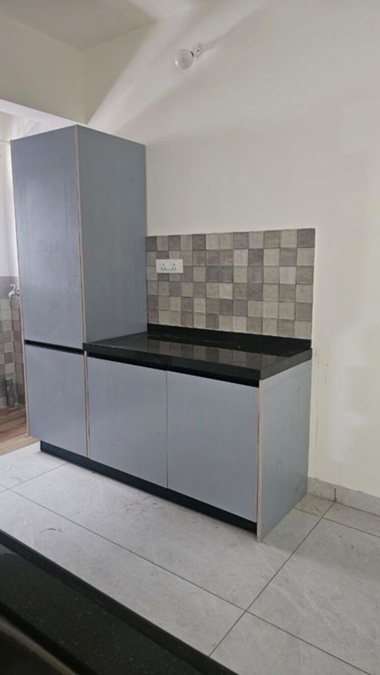Kitchen, shri-senapati-bapat-chs 3 Bedroom 1352 Sq.Ft. Apartment In Senapati Bapat Road Pune 9743228