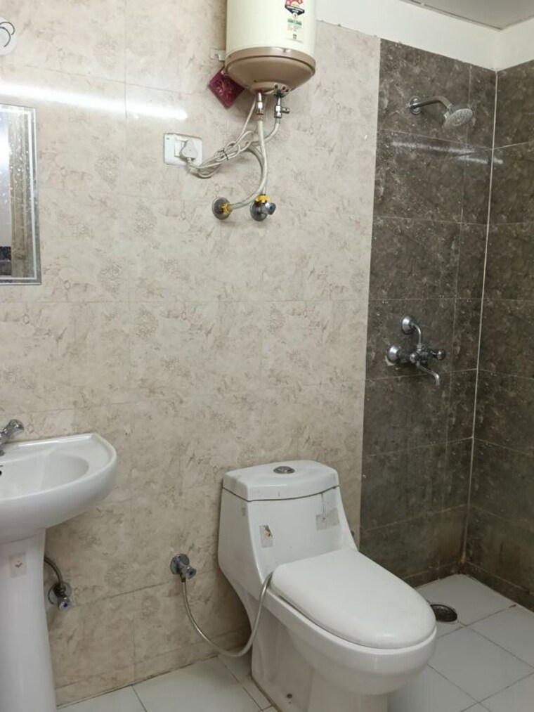 Bathroom, jkg-palm-resort 2 Bedroom 1005 Sq.Ft. Apartment In Raj Nagar Extension Ghaziabad 9743234