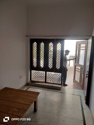 Room in 1 RK Builder Floor at Gomti Nagar – for Rent