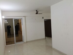 Room in 2 BHK Apartment at Signature Global Proxima, Sector 89 – for Rent
