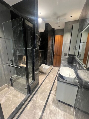 Team Area in 4 BHK Builder Floor at Safdarjung Enclave – for Rent