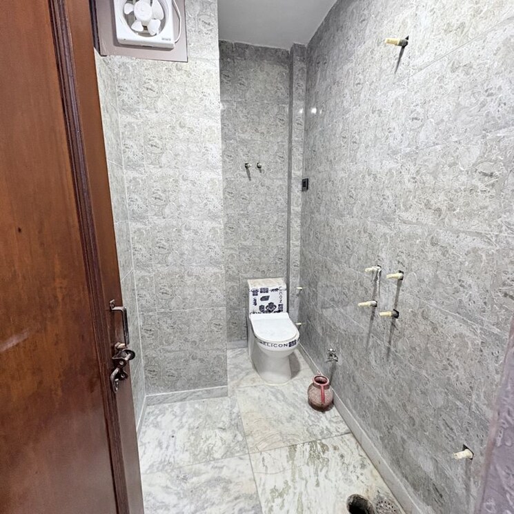 Bathroom, khirki extension 2 Bedroom 80 Sq.Yd. Builder Floor In Khirki Extension Delhi 9743270