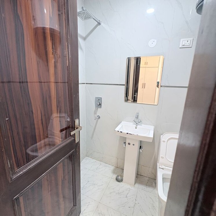 Bathroom, khirki extension 2 Bedroom 75 Sq.Yd. Builder Floor In Khirki Extension Delhi 9743276