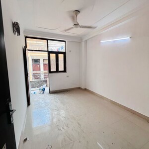 Room in 3 BHK Builder Floor at Panchsheel Vihar – for Rent