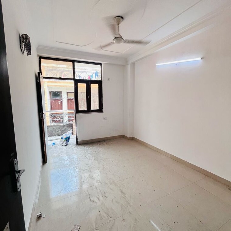 Room, panchsheel vihar 3 Bedroom 105 Sq.Yd. Builder Floor In Panchsheel Vihar Delhi 9743291