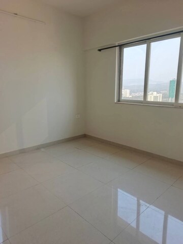 Room in 1 BHK Apartment at Omkar Signet, Malad East – for Rent