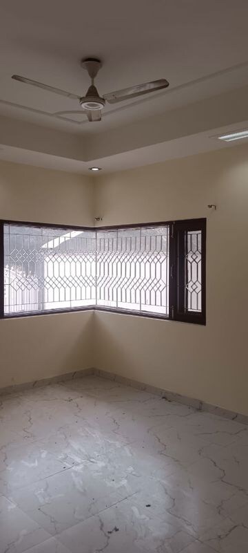 Room in 6+ BHK Independent House at Sector 55 – for Rent