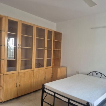 Room in 3 BHK Apartment at Prestige Langleigh, Prasanth Layout – for Rent