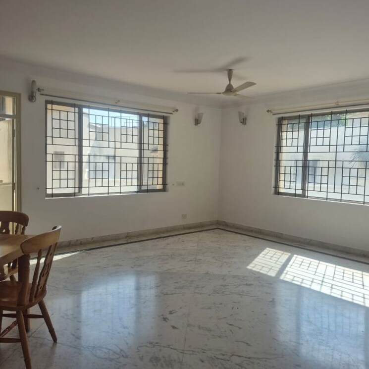 Room, prestige-langleigh 3 Bedroom 2170 Sq.Ft. Apartment In Prasanth Layout Bangalore 9743338
