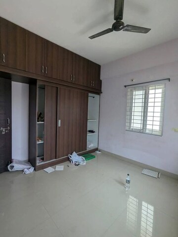 Room in 2 BHK Apartment at Kondapur – for Rent