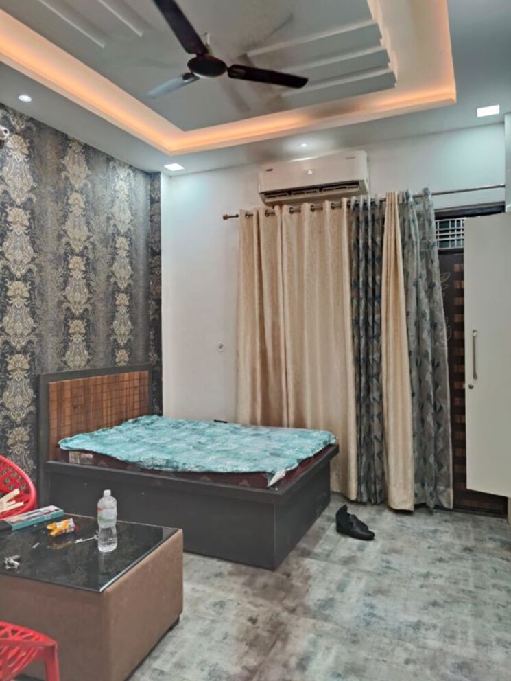 Room, gomti nagar Pg For Boys & Girls In Gomti Nagar 9743369
