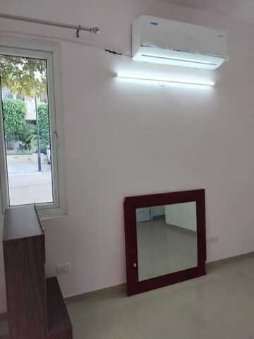 Room in 3 BHK Apartment at Emaar MGF Emerald Hills, Sector 65 – for Rent