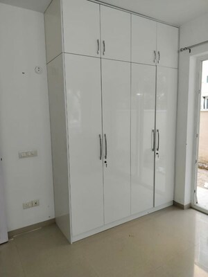 Bathroom in 3 BHK Apartment at Emaar MGF Emerald Hills, Sector 65 – for Rent