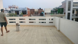 1 RK Independent House For Rent in Sector 41