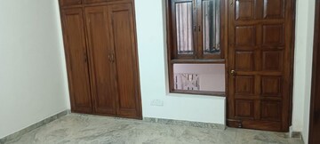 Room in 5 BHK Independent House at Sector 41 – for Rent