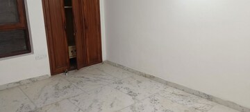 Room in 5 BHK Independent House at Sector 41 – for Rent