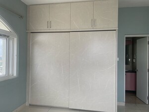 Room in 3 BHK Apartment at Prestige Lakeside Habitat, Varthur – for Rent