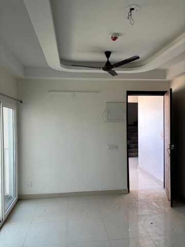 Room in 2.5 BHK Apartment at Samridhi Luxuriya Avenue, Sector 150 – for Rent