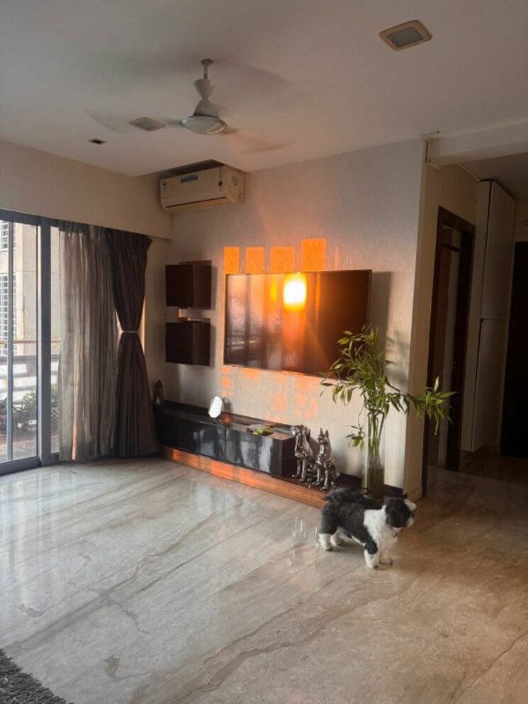 Room, goregaon west 3.5 Bedroom 1500 Sq.Ft. Apartment In Goregaon West Mumbai 9743458