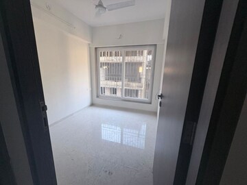 Room in 1 BHK Apartment at Vaibhav Eastern Groves, Vikhroli East – for Rent