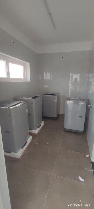 Bathroom in 1 RK Apartment at Mahadevpura – for Rent