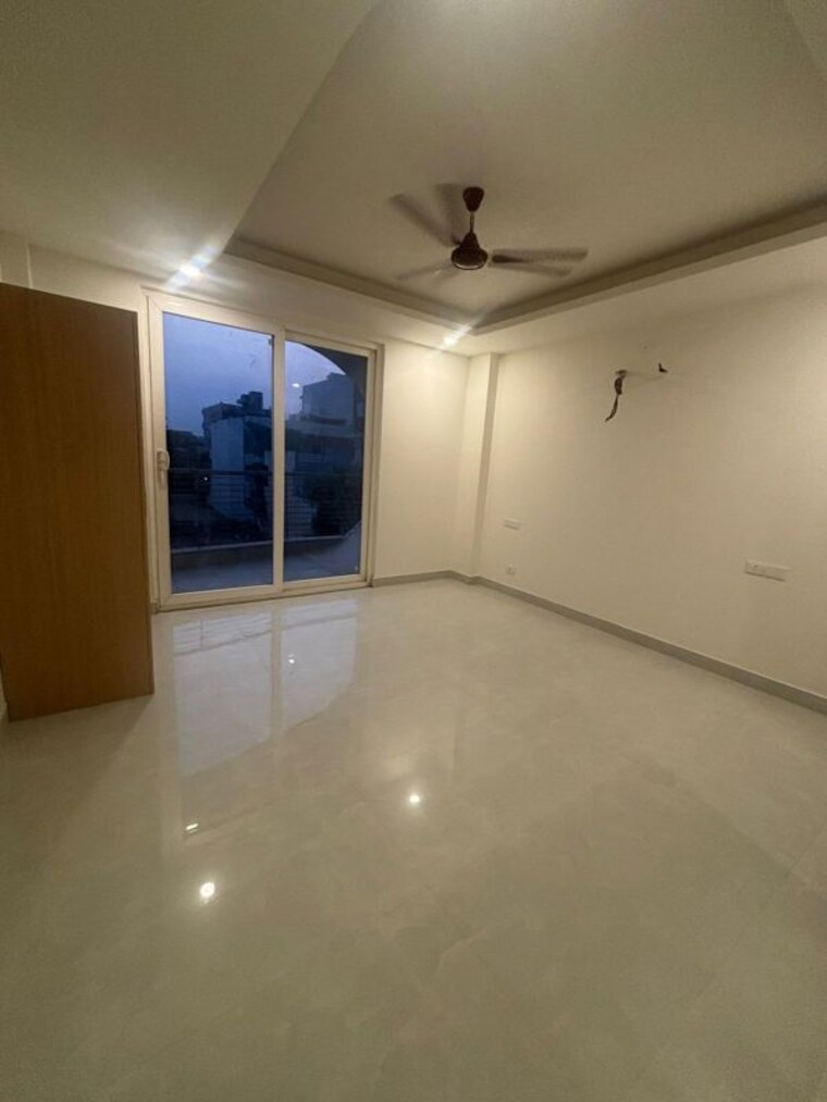 Room, palam vihar 3 Bedroom 2400 Sq.Ft. Builder Floor In Palam Vihar Gurgaon 9743480