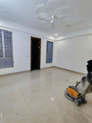 Parking in 3 BHK Builder Floor at Sector 23 – for Rent