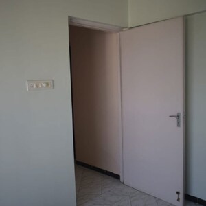 Room in 3 BHK Apartment at Clover Heights, Azad Nagar – for Rent