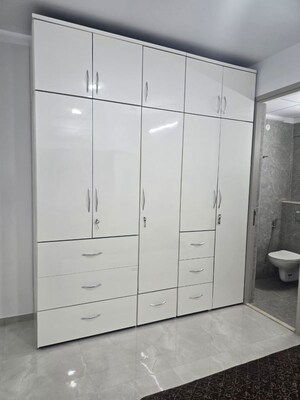 Bedroom in 2 BHK Apartment at Sheth Vasant Oasis, Andheri East – for Rent