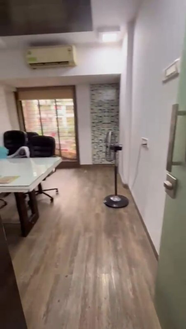 Team Area, shantinagar-chs Commercial Office Space 560 Sq.Ft. In Mira Road Thane 9743605