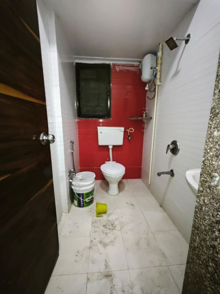 Bathroom, yashomati-society 2 Bedroom 750 Sq.Ft. Apartment In Chembur Mumbai 9743571