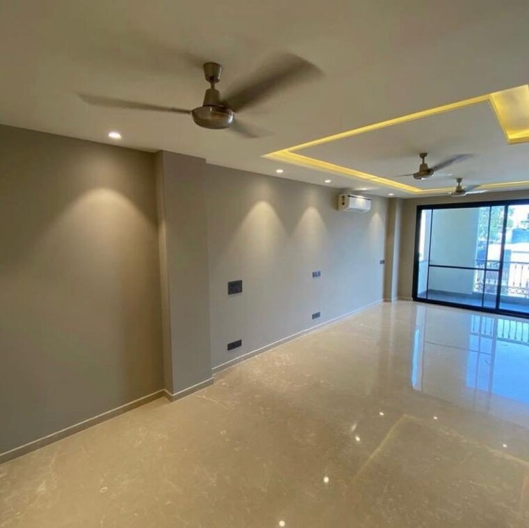 Room, greater kailash i 3 Bedroom 1900 Sq.Ft. Builder Floor In Greater Kailash I Delhi 9743624